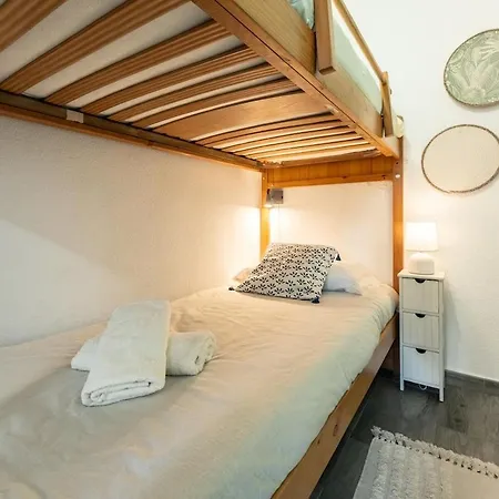 Seafront! Private Terrace - Ac & Wifi 살루