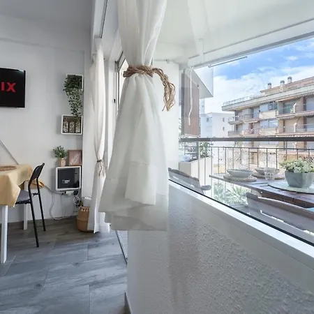 Seafront! Private Terrace - Ac & Wifi *