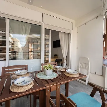 Seafront! Private Terrace - Ac & Wifi 아파트